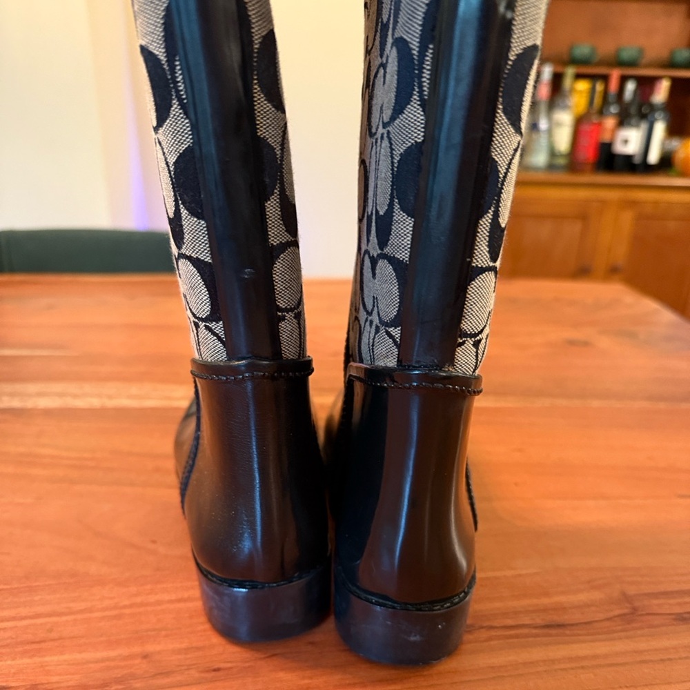 Coach Tristee Signature Monogram Rain Boots Woman’s size 7 - Picture 4 of 9